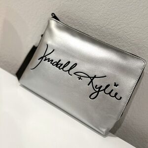 Kendall and Kylie oversized wristlet 💕